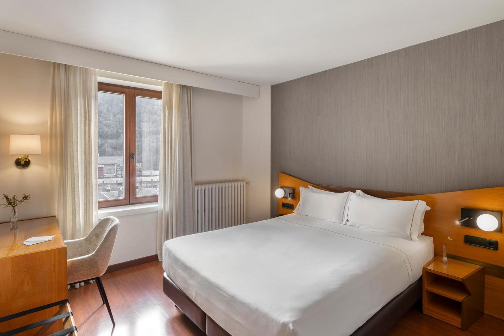 Hotel De L'Isard Andorra la Vella Eksteriør billede